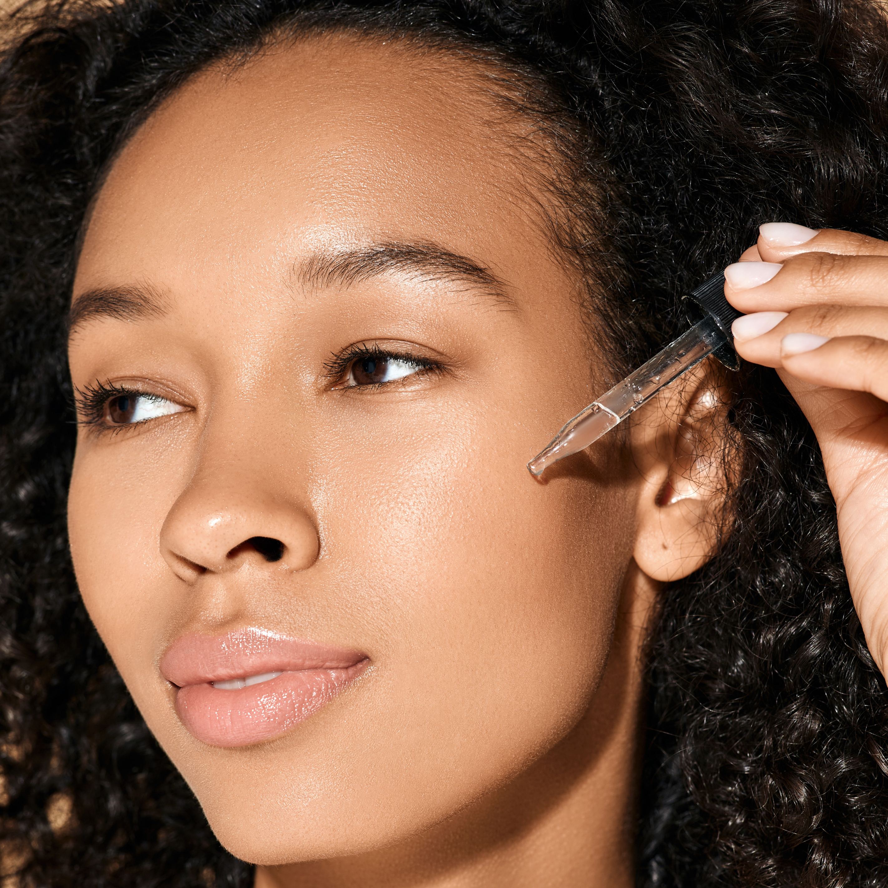 HERSTEL JE HUID IN DE NACHT: DE KRACHT VAN SIMPEL SLAPEN